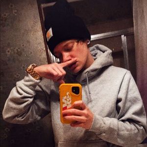 Meet your Posher, Corie